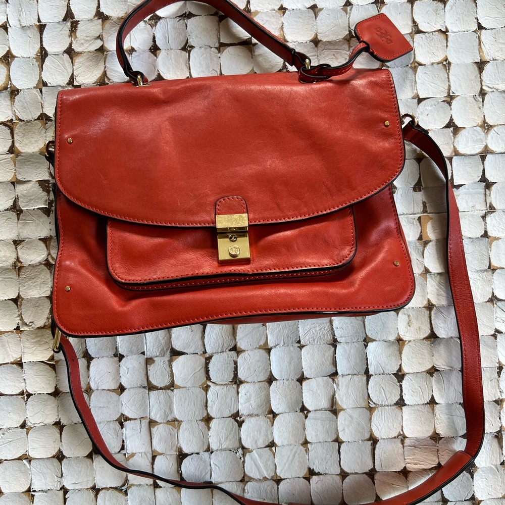 Gorgeous Tory Burch red crossbody!